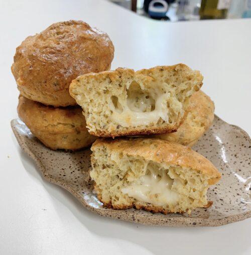 PÃOZINHO COM RECHEIO DE QUEIJO