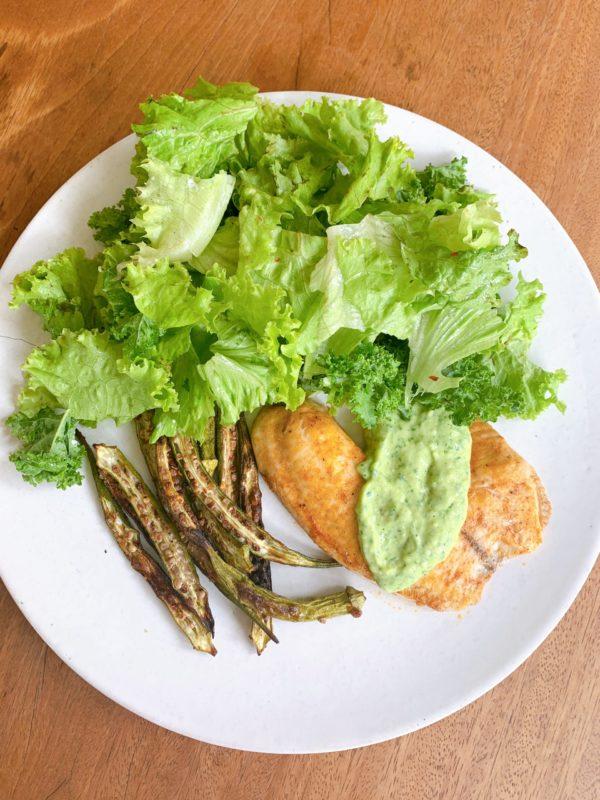 PEIXE ASSADO SUPER PRÁTICO COM CREME DE ABACATE