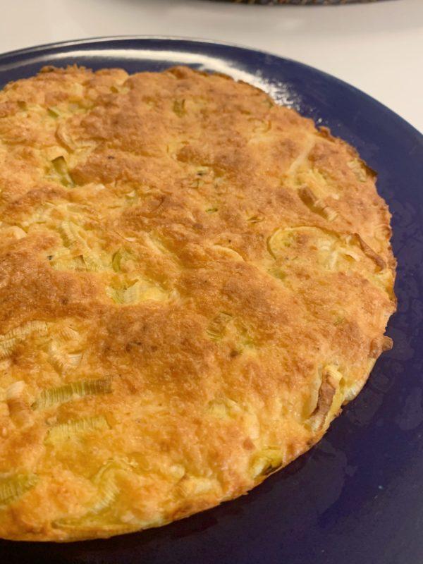 TORTA DE ALHO PORÓ COM QUEIJO PARMESÃO